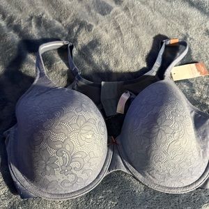 Women’s Cacique Bra.